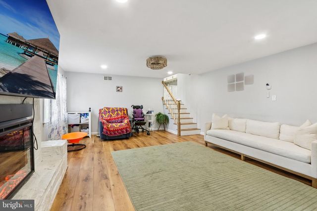 865 WORTHINGTON DR, Warminster, PA 18974