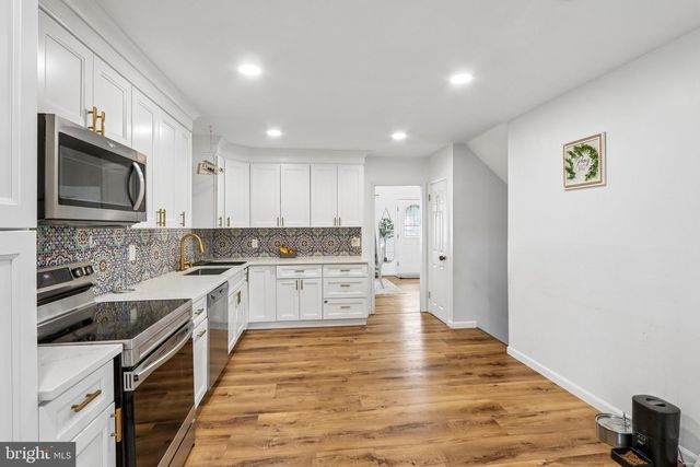 865 WORTHINGTON DR, Warminster, PA 18974