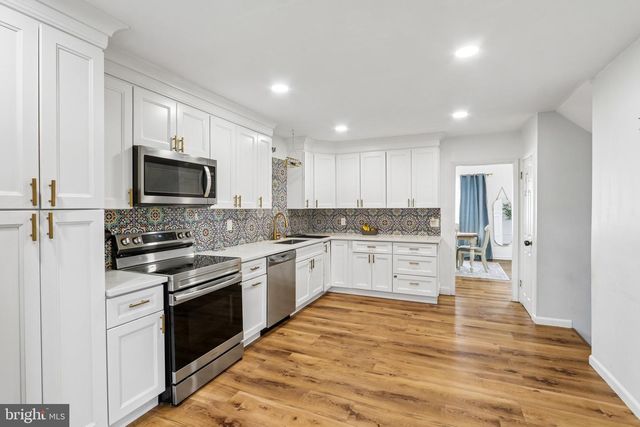865 WORTHINGTON DR, Warminster, PA 18974