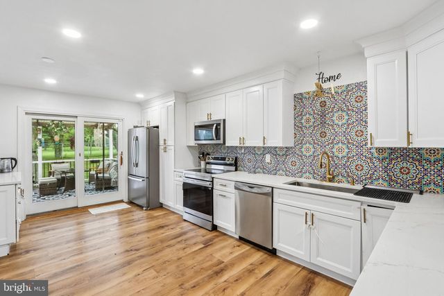 865 WORTHINGTON DR, Warminster, PA 18974