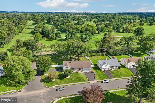 865 WORTHINGTON DR, Warminster, PA 18974