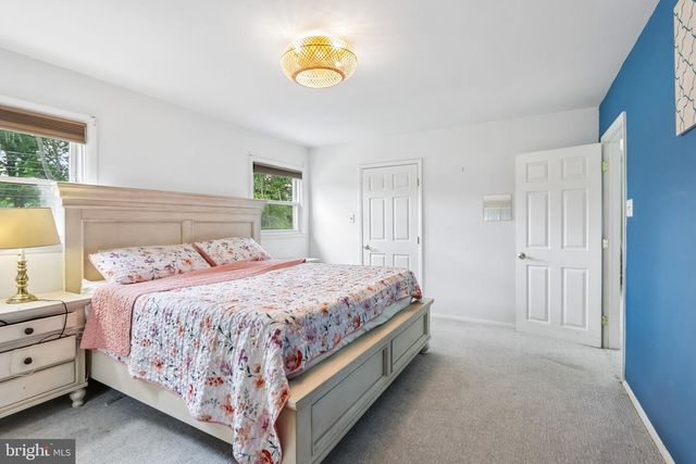 865 WORTHINGTON DR, Warminster, PA 18974