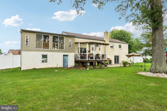 865 WORTHINGTON DR, Warminster, PA 18974