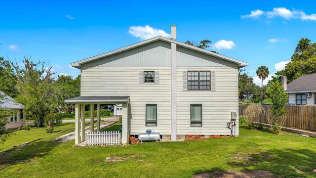 453 Bell Avenue, Brooksville, FL 34601