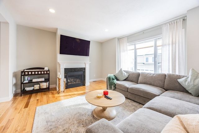 35 Pouts Lane 35, Uxbridge, MA 01569