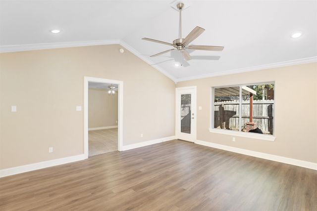 1617 Big Bend Dr, Longview, TX 75605