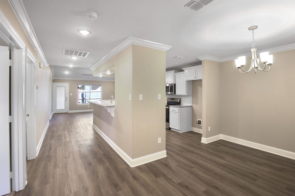 1617 Big Bend Dr, Longview, TX 75605