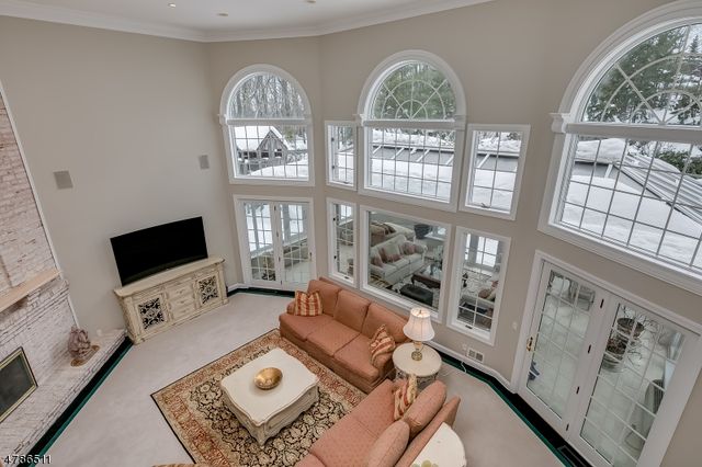 5 Queens Ct, Mendham Twp., NJ 07960