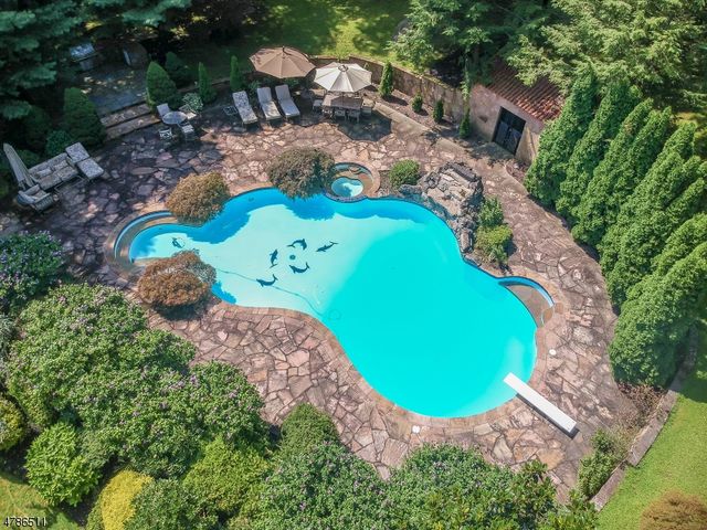 5 Queens Ct, Mendham Twp., NJ 07960