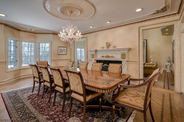 5 Queens Ct, Mendham Twp., NJ 07960