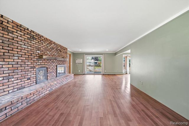 1888 Squaw Lagoon Drive, Oxford, MI 48371