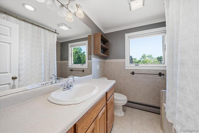 1888 Squaw Lagoon Drive, Oxford, MI 48371
