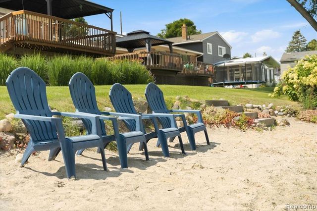 1888 Squaw Lagoon Drive, Oxford, MI 48371