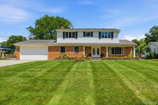 1888 Squaw Lagoon Drive, Oxford, MI 48371