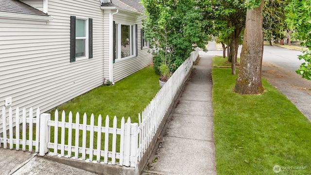 715 S Oakes Street, Tacoma, WA 98405
