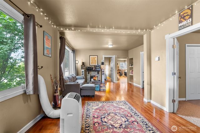 715 S Oakes Street, Tacoma, WA 98405