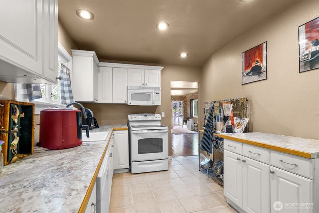 715 S Oakes Street, Tacoma, WA 98405