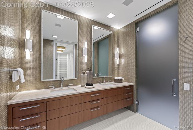 34977 Woodward Avenue 450, Birmingham, MI 48009