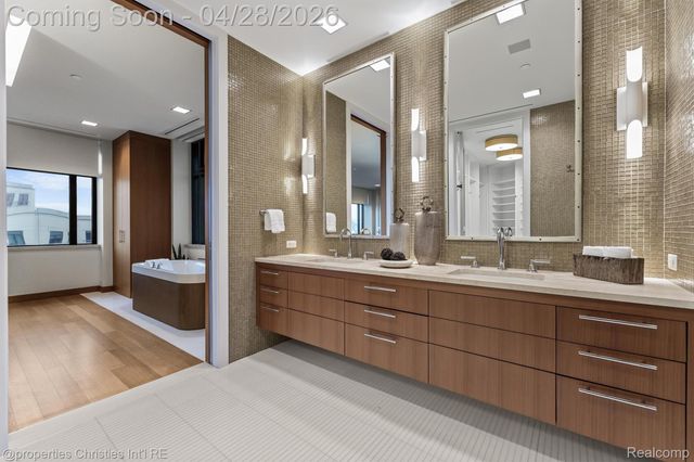34977 Woodward Avenue 450, Birmingham, MI 48009