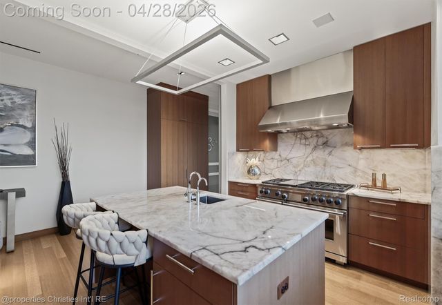 34977 Woodward Avenue 450, Birmingham, MI 48009