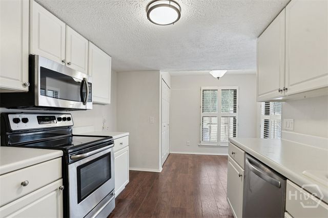 459 Mall 68, Savannah, GA 31406