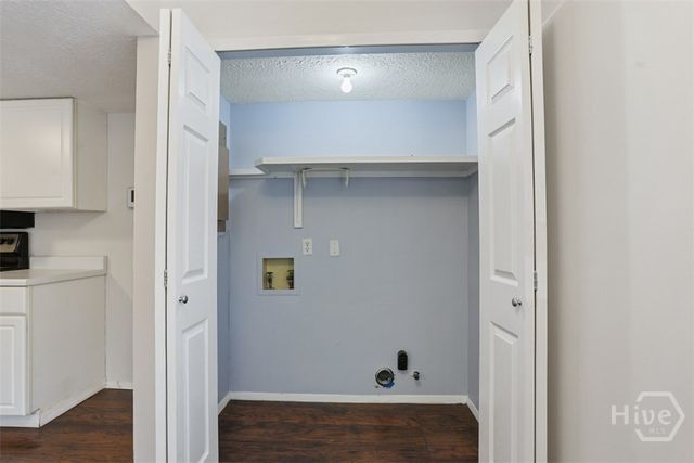 459 Mall 68, Savannah, GA 31406