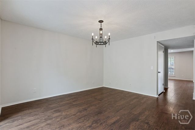 459 Mall 68, Savannah, GA 31406