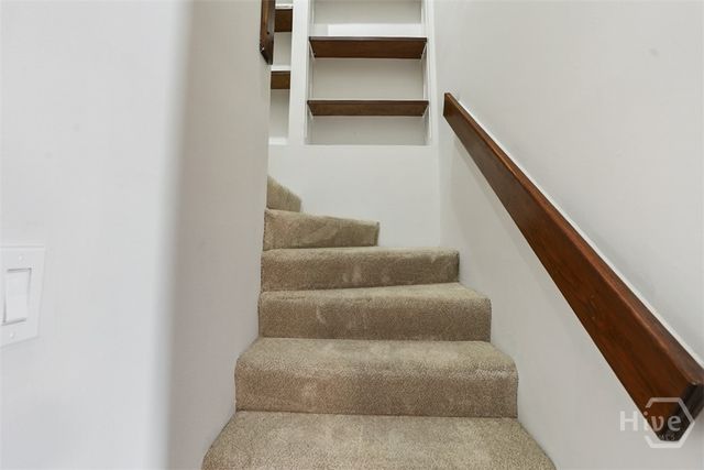 459 Mall 68, Savannah, GA 31406