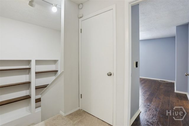 459 Mall 68, Savannah, GA 31406