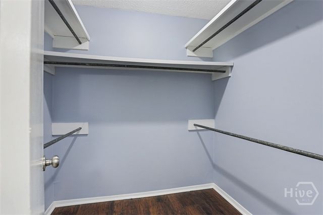 459 Mall 68, Savannah, GA 31406