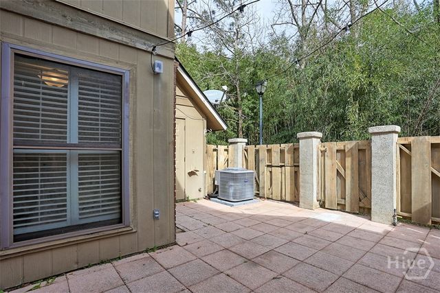 459 Mall 68, Savannah, GA 31406