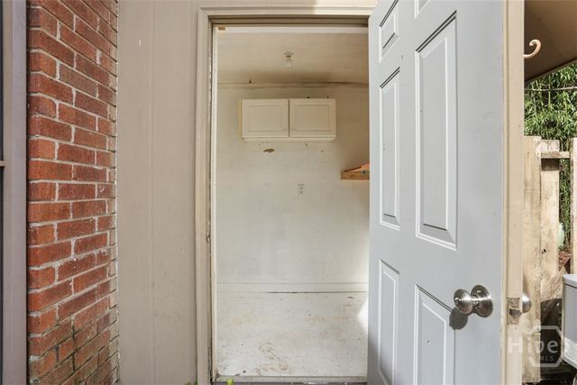 459 Mall 68, Savannah, GA 31406