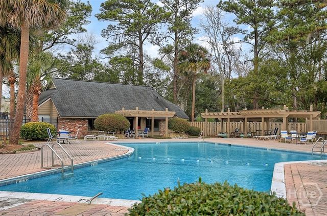 459 Mall 68, Savannah, GA 31406