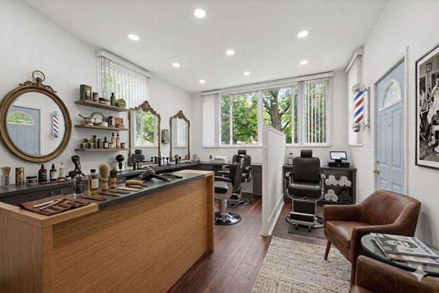 2144 W Montrose Avenue G, Chicago, IL 60618