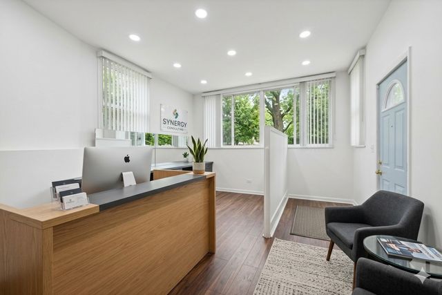 2144 W Montrose Avenue G, Chicago, IL 60618