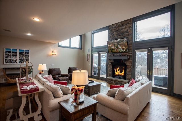 25 Ellicottvillas, Ellicottville, NY 14731