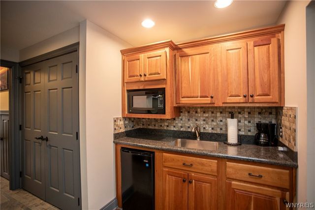 25 Ellicottvillas, Ellicottville, NY 14731