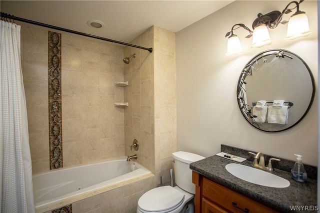 25 Ellicottvillas, Ellicottville, NY 14731