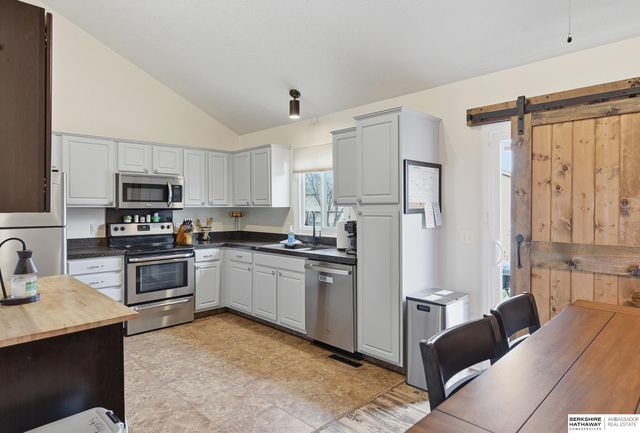 6601 N 117th Circle, Omaha, NE 68164