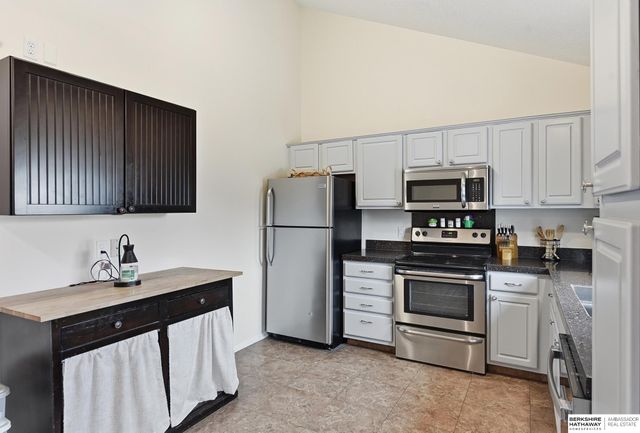 6601 N 117th Circle, Omaha, NE 68164