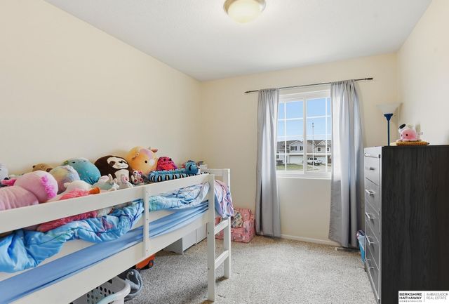 6601 N 117th Circle, Omaha, NE 68164