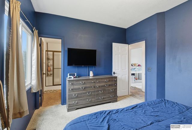 6601 N 117th Circle, Omaha, NE 68164