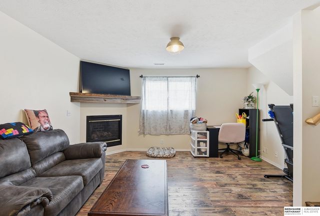 6601 N 117th Circle, Omaha, NE 68164