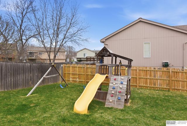 6601 N 117th Circle, Omaha, NE 68164