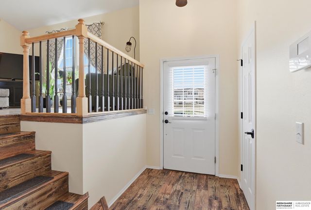 6601 N 117th Circle, Omaha, NE 68164