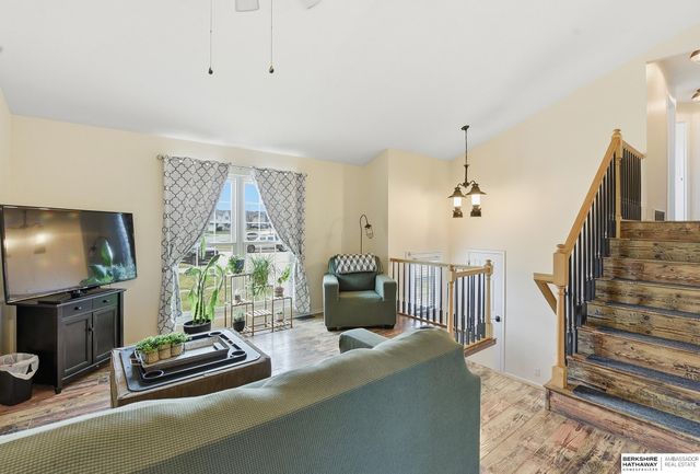 6601 N 117th Circle, Omaha, NE 68164