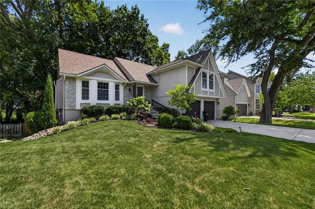 12165 S Alcan Street, Olathe, KS 66062