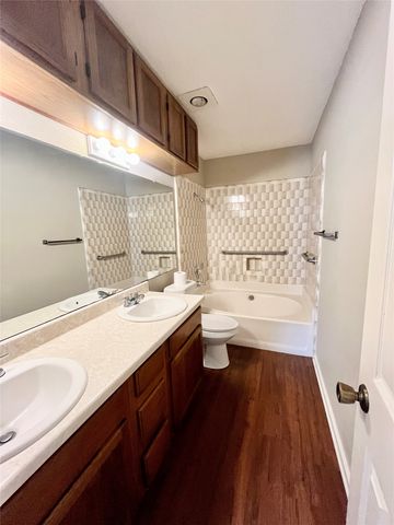 5531 Whisper Glen Drive, Arlington, TX 76017