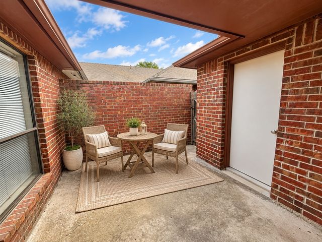 5531 Whisper Glen Drive, Arlington, TX 76017