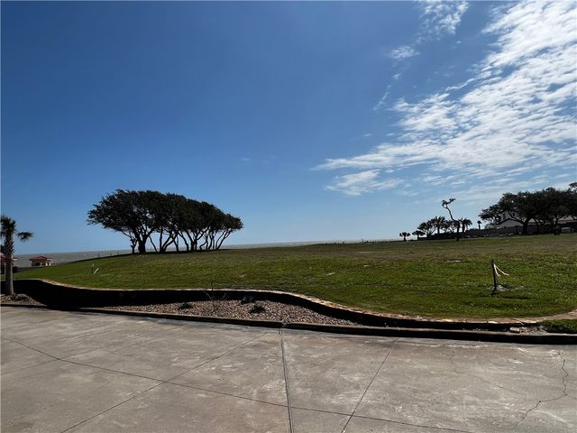 16 Royal Oaks, Fulton, TX 78358